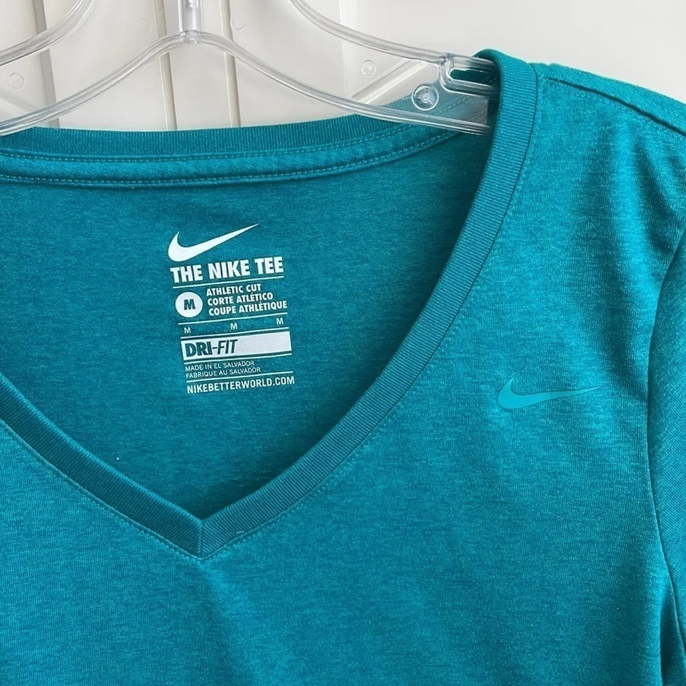 Nike Women’s Teal The Nike Tee Athletic Cut w/ Dri-FIT V Neck - Size Medium
